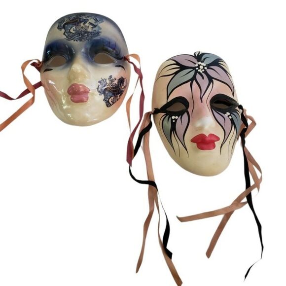 ❌SOLD❌ 1989 Signed Nola Masks (2) - Picture 1 of 13